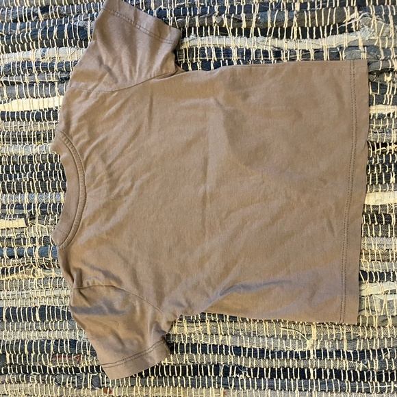 Peanuts "I Get All The Chicks" T-shirt With Joe Cool, Woodstock, & Friends - Picture 5 of 6